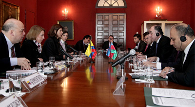 Elmar Məmmədyarov kolumbiyalı həmkarı ilə görüşüb