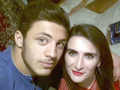 32 yaşlı müəllimə 18 yaşlı əri ilə - Şəkil