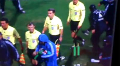 “Dinamo” – “Braqa” matçının baş hakimi meydanda döyüldü