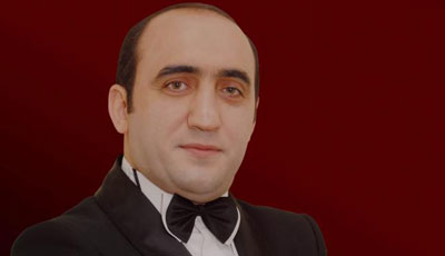 Rövşən Əziz Aybəniz Haşımova ilə birgə addımlayacaq