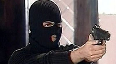 İş adamına silahlı basqın