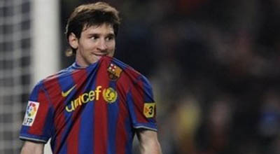 Lionel Messi robotla üz-üzə
