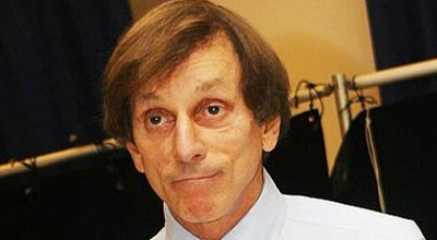 Yeniyetmələri zorlamaqda ittiham olunan bəstəkar özünü öldürdü