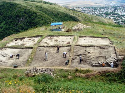 Gülüstan qalasında aparılan tədqiqat işləri zamanı çoxlu sayda maddi mədəniyyət nümunələri aşkarlan