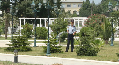 Günün fotosu - Zəhmətkeş polis