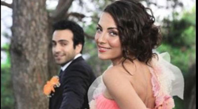 Buğra Gülsoy və Burcu Kara nişanlandı