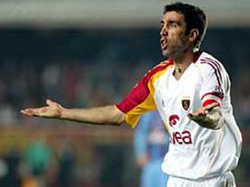Hakan Şükür cəzalandırıldı
