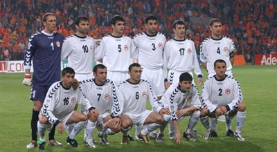 Ermənistan futbolçuları Azərbaycan millisinə “əlcək” atdılar