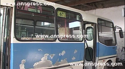 Bakıda sərnişin avtobusu "QAZel"lə toqquşub