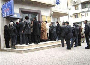 Bakıda bankomatlardan pulları çıxararaq mənimsəməkdə təqsirli bilinən dəstə üzvlərinin məhkəməsi ba