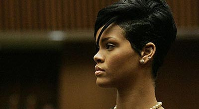 Yanğın səbəbilə Rihanna konserti yarımçıq qaldı