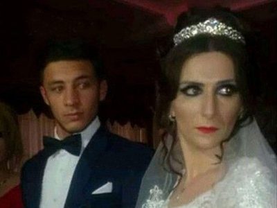 Müəllimi ilə evlənən 18 yaşlı oğlanın toy şəkilləri