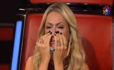 Müğenni Hadise canlı yayımda ağladı