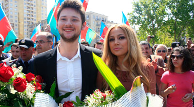 Eldar və Nigar Heydər Əliyevin abidəsini ziyarət ediblər