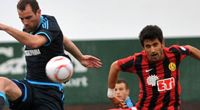 Rəşad Sadıqov “Şalke”yə qarşı oynadı