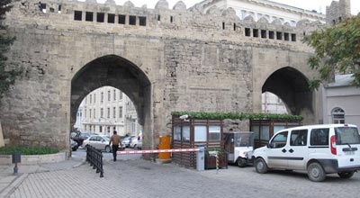Bakıda daha bir neçə yol qeyri-müəyyən müddətə bağlandı