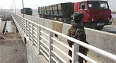 Samur keçid məntəqəsində maşınların növbəsi yaranıb