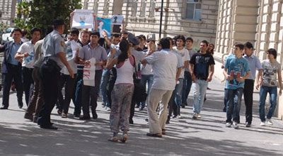 İranın Bakıdakı səfirliyinin qarşısında daha bir aksiya keçirilib