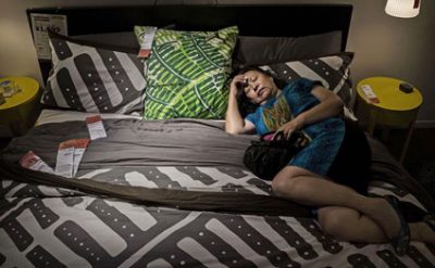 Çinlilərin IKEA dükanlarında yatmaq vərdişi