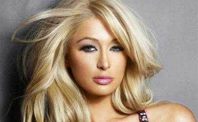 Paris Hilton Qızıl Meydanı gezib