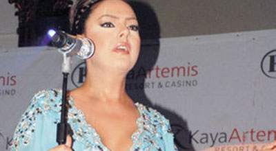 Ebru Gündeş bayramda 450 000 qazanacaq
