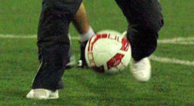 Futbolçu qol sevincindən öldü