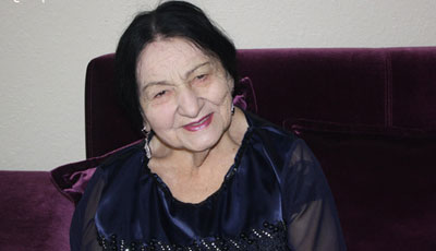 Şefiqə Axundova: heyatımı senetime qurban vermişem