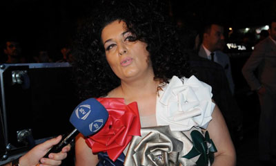 Elza Seyidcahan geyimi ilə teeccüblendirdi