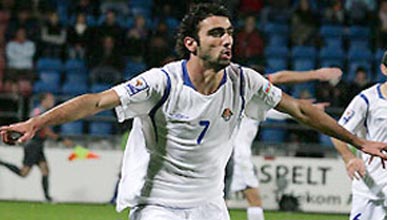 Vaqif Cavadov Hollandiyaya gedir
