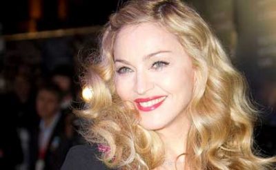 Madonna Qurani Kerim oxuyur