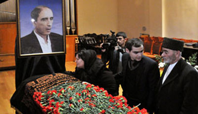 Qədir Rüstəmov dəfn edildi