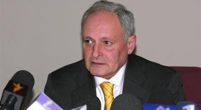 Səhiyyə nazirindən özəl klinikara ağır ittihamlar
