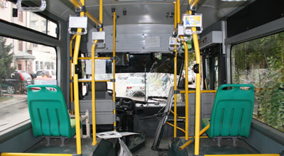 İki sərnişin avtobusu toqquşub