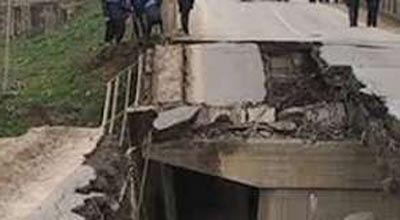 Mil-Muğan kollektorunun üstündeki körpü çökdü