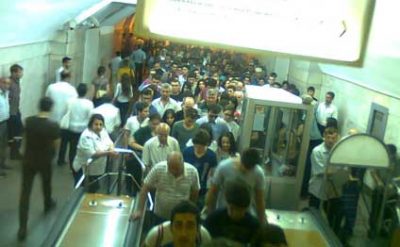 Elmler Akademiyası metro stansiyasında teşviş