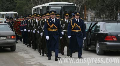 Həlak olan pilot dəfn olundu