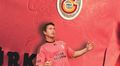 “Qalatasaray”ın yeni formaları təqdim olundu