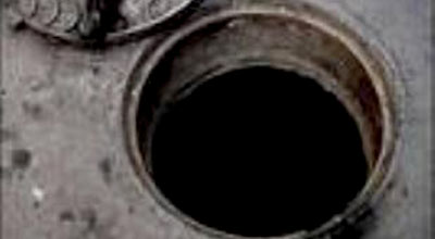 6 yaşlı uşaq kanalizasiya quyusunda boğulub