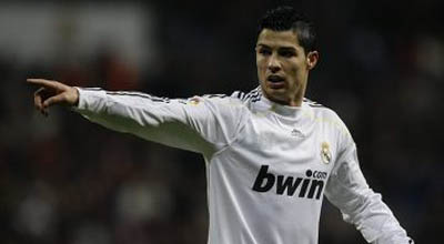 Ronaldoya dodaq uçuqladan təklif