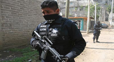 Naməlum şəxslər 12 nəfərə atəş açıb