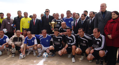 Məhkumlar “Neftçi” ilə yarışdı