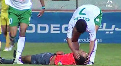 Başına top dəyən futbol hakimi xəstəxanalıq oldu