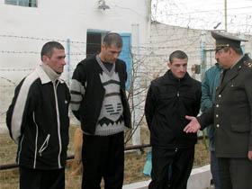 İki cəzaçəkmə müəssisəsinin rəhbərliyi cəzalandırılıb