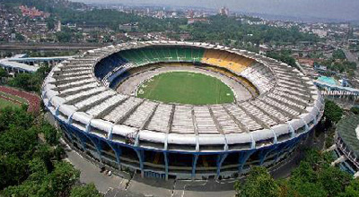 Əfsanəvi stadion son nəfəsini yaşayır