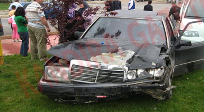 İmişlidə "Mercedes" və "Moskviç" toqquşdu