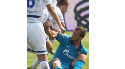 Zidana oxşamaq "həvəsi" futbolçuya baha başa gələ bilər