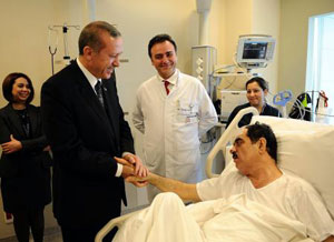 İbrahim Tatlısəsin sui-qəsddən sonra ilk fotoları