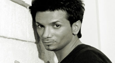 Faiq Ağayev eşqe düşüb
