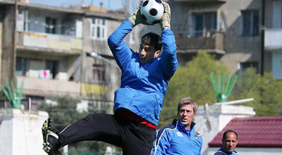 Neftçi daha bir futbolçunu heyətinə qatdı
