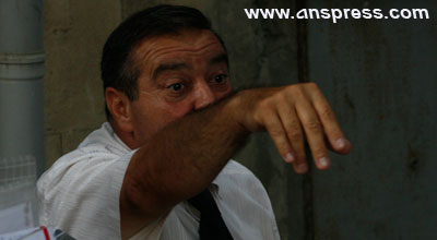 ABU Tibb Mərkəzini sökən "qoçular" həkimlərdən üzr istədi